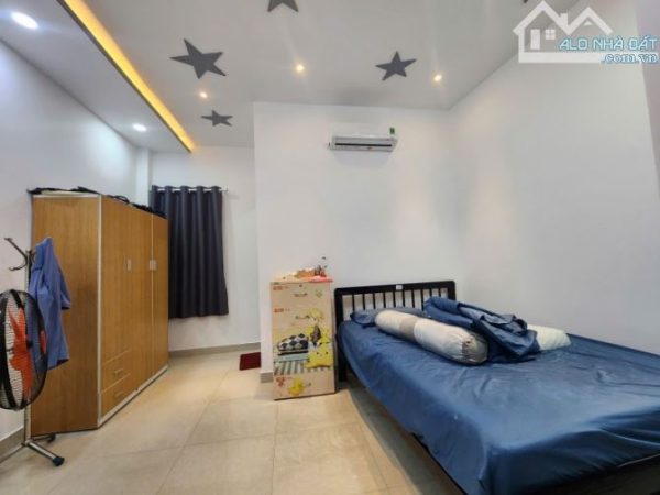 017087494 5330 Ban Nha Trong Hem Ho Chi Minh
