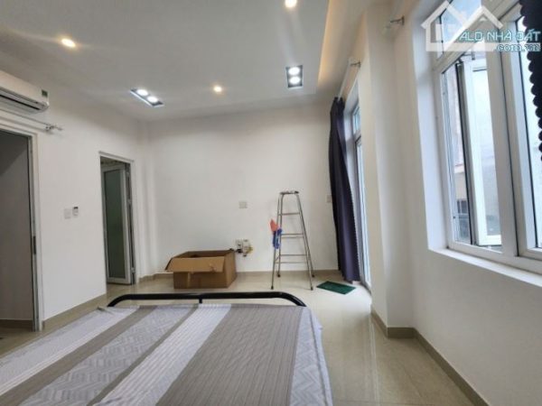 217087494 5330 Ban Nha Trong Hem Ho Chi Minh